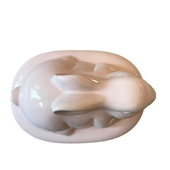 Zrike Brands Easter Bunny Rabbit Lidded Casserole Dish Pink Ceramic NEW - Picture 10 of 13